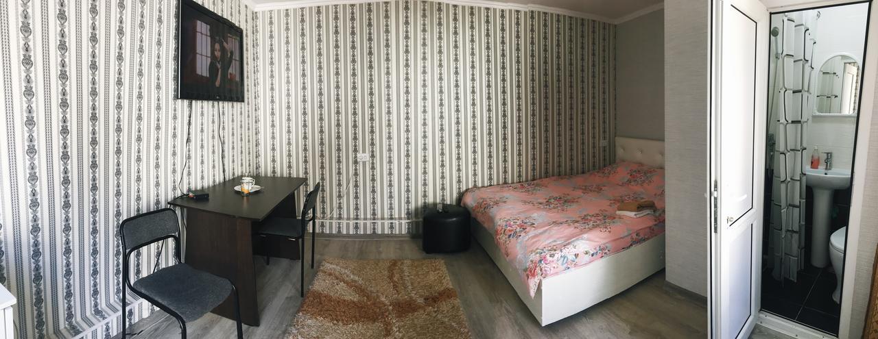 Holiday Hostel House Biskek Kültér fotó