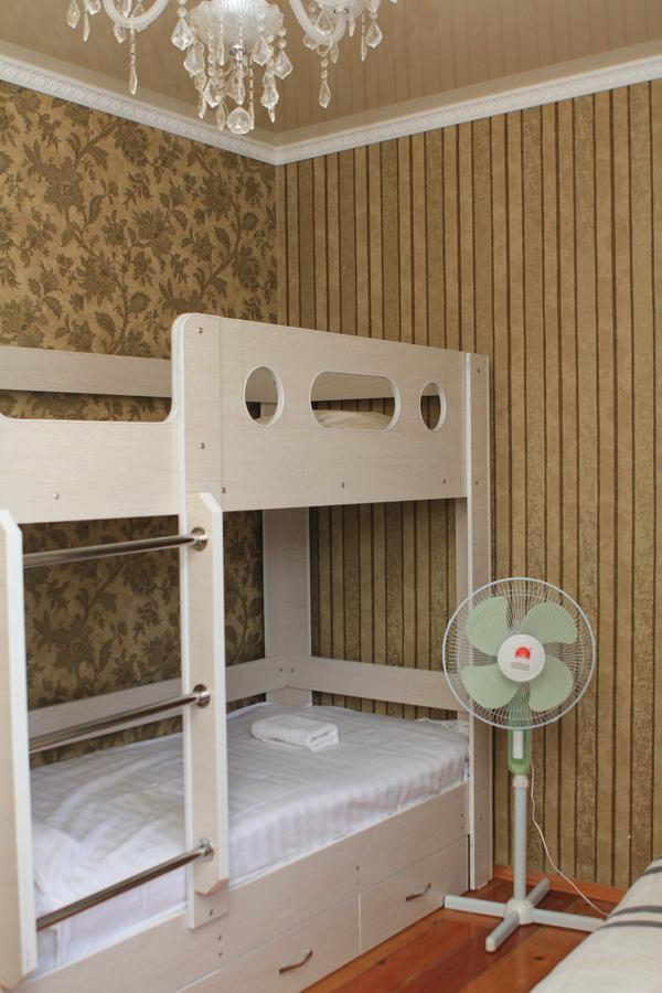 Holiday Hostel House Biskek Kültér fotó