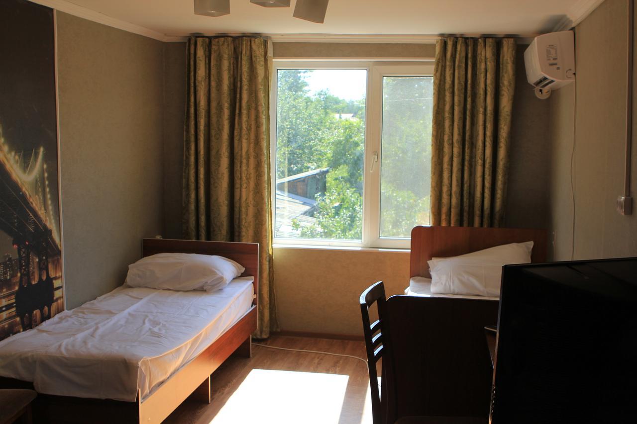 Holiday Hostel House Biskek Kültér fotó
