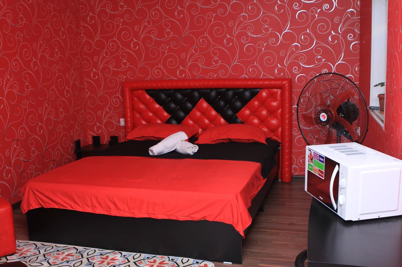 Holiday Hostel House Biskek Kültér fotó
