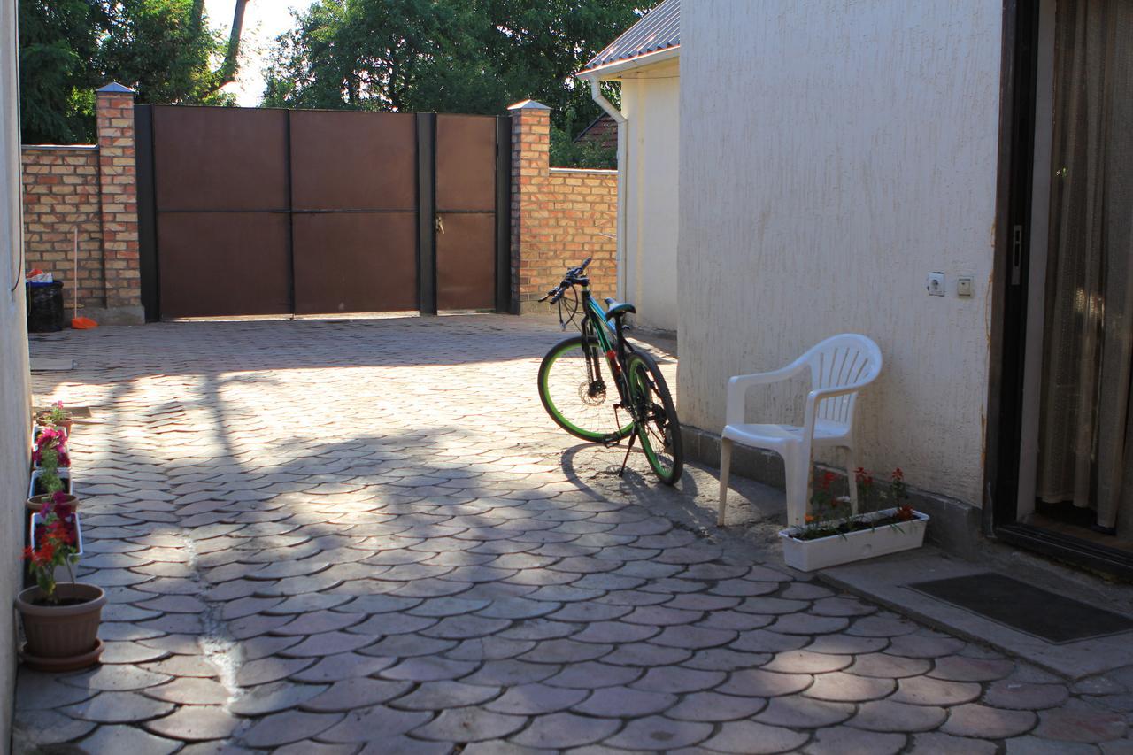 Holiday Hostel House Biskek Kültér fotó