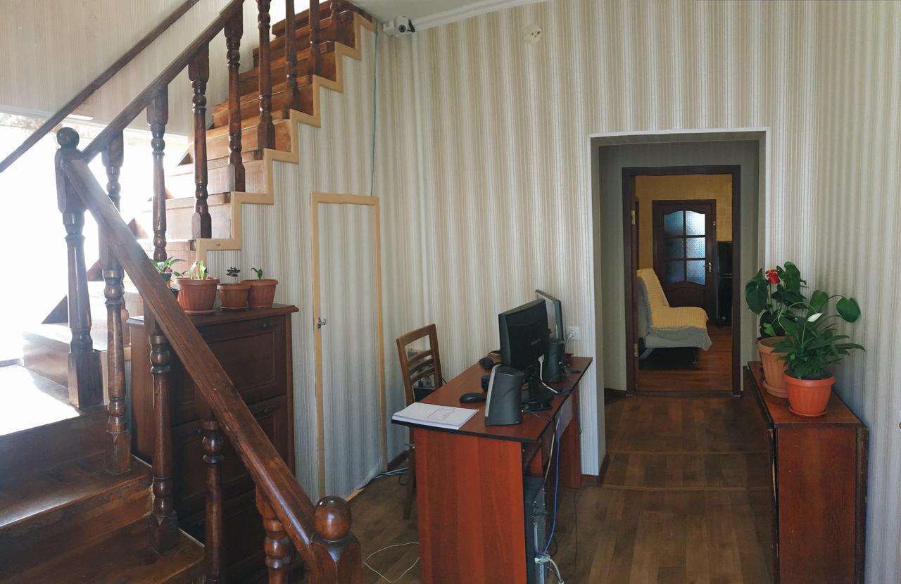 Holiday Hostel House Biskek Kültér fotó